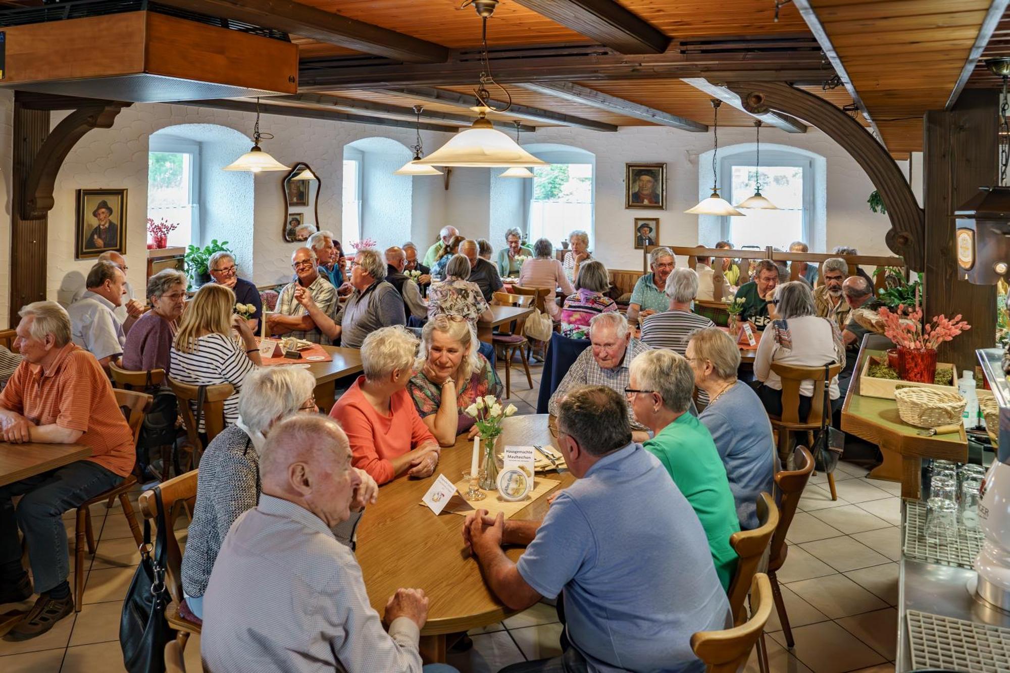 Landgasthof Ochsen Neresheim Exterior foto